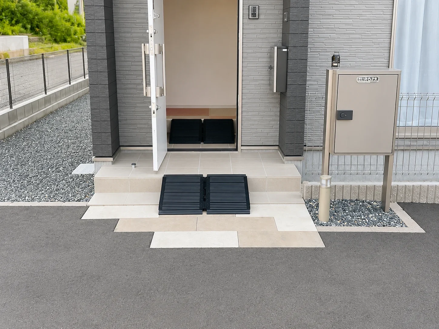 玩具や教材を備えたままはぐの活動スペース